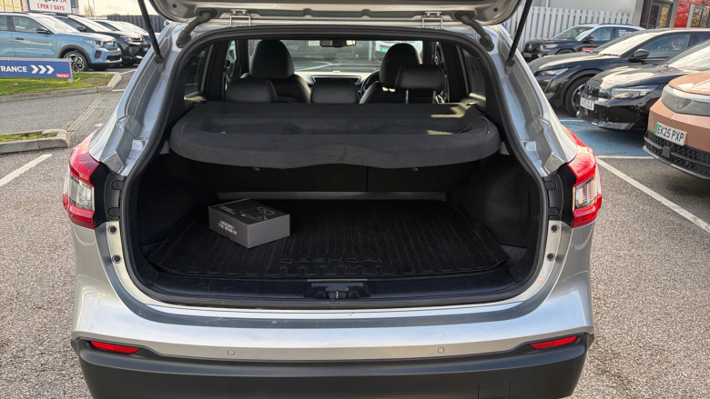 Nissan Qashqai 1.5 dCi Tekna+ 5dr Diesel Hatchback